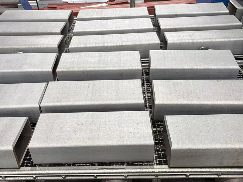 Steel surface cleaning result Sa 2.5 after Q69 blasting
