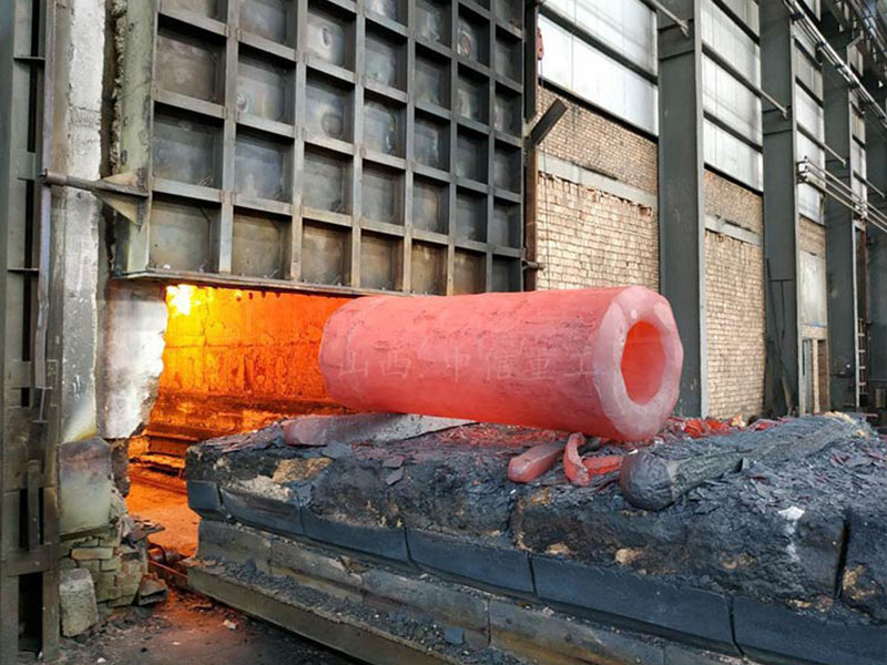 Thick high temperature iron oxide scale on hot die steel forging before treatment