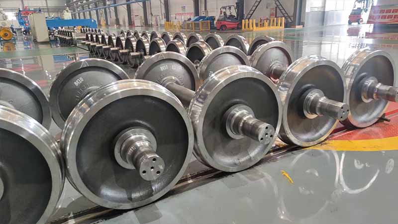 huaqing shot blasted railway wheelsets axles 1