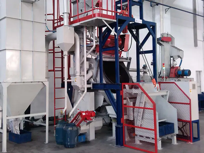 Incline drum shot blasting machine with hydraulic forward tilting mechanism for automated production lines