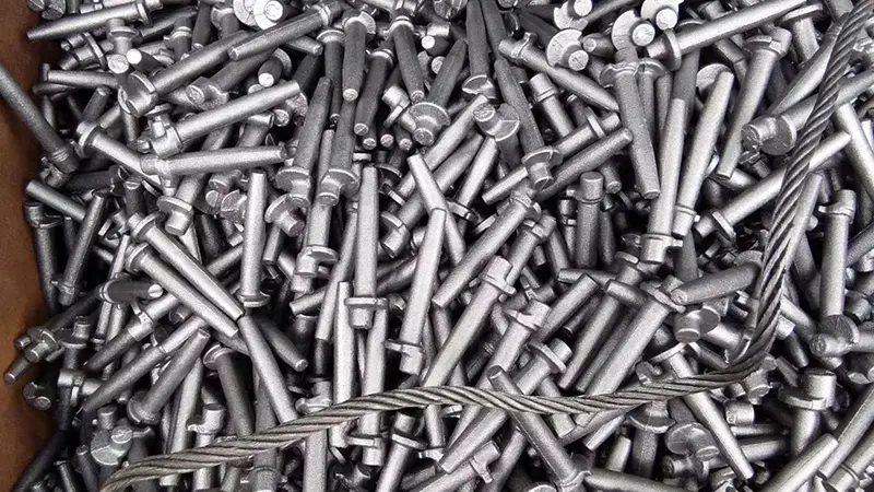 Surface finishing results before and after drum shot blasting for small hardware fasteners